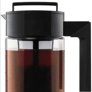 Takeya Patented Deluxe Cold Brew Coffee Maker, 1 qt.